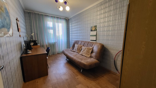 Продам трехкомнатную (3-комн.) квартиру, Фатыха Амирхана ул, 17, Казань г