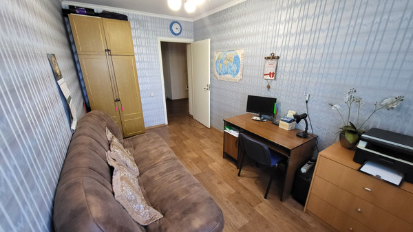 Продам трехкомнатную (3-комн.) квартиру, Фатыха Амирхана ул, 17, Казань г
