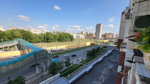 Продам трехкомнатную (3-комн.) квартиру, Фатыха Амирхана ул, 17, Казань г