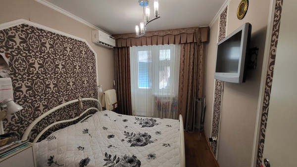 Продам трехкомнатную (3-комн.) квартиру, Фатыха Амирхана ул, 17, Казань г