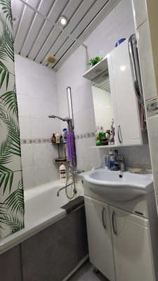 Продам трехкомнатную (3-комн.) квартиру, Фатыха Амирхана ул, 17, Казань г