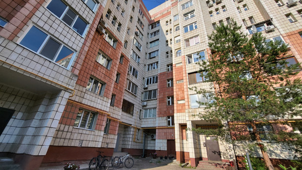 Продам трехкомнатную (3-комн.) квартиру, Фатыха Амирхана ул, 17, Казань г