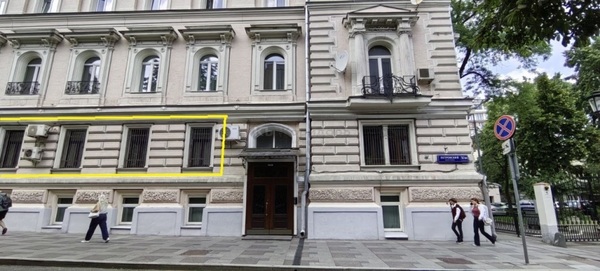 Продам трехкомнатную (3-комн.) квартиру, Петровский пер, 1/30 1, Москва г