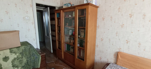 Продам трехкомнатную (3-комн.) квартиру, Достоевского ул, 11, Гатчина г
