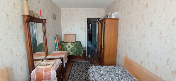 Продам трехкомнатную (3-комн.) квартиру, Достоевского ул, 11, Гатчина г