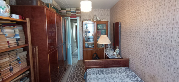 Продам трехкомнатную (3-комн.) квартиру, Достоевского ул, 11, Гатчина г