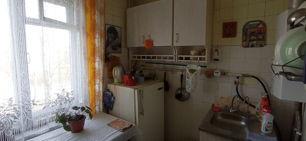 Продам трехкомнатную (3-комн.) квартиру, Достоевского ул, 11, Гатчина г