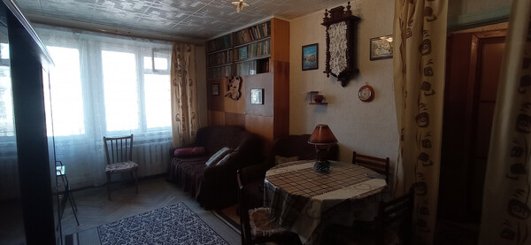 Продам трехкомнатную (3-комн.) квартиру, Достоевского ул, 11, Гатчина г