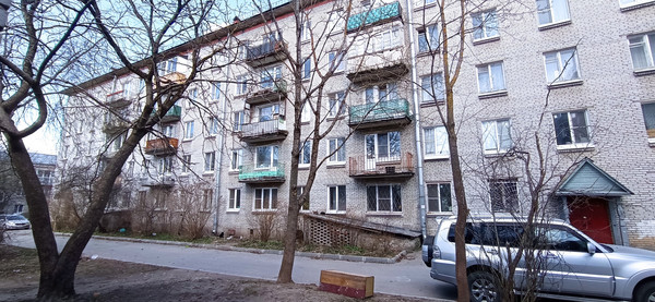 Продам трехкомнатную (3-комн.) квартиру, Достоевского ул, 11, Гатчина г