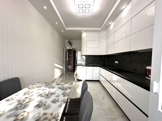 Продам трехкомнатную (3-комн.) квартиру, Чистопольская ул, 86/10, Казань г