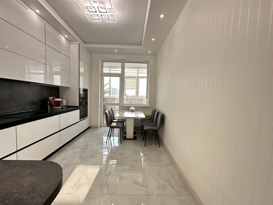 Продам трехкомнатную (3-комн.) квартиру, Чистопольская ул, 86/10, Казань г