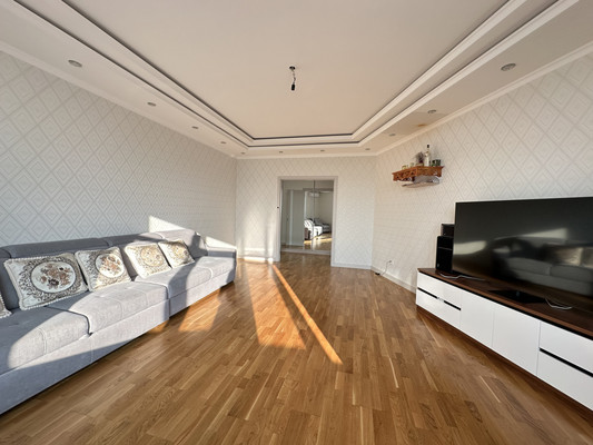 Продам трехкомнатную (3-комн.) квартиру, Чистопольская ул, 86/10, Казань г