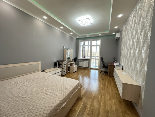 Продам трехкомнатную (3-комн.) квартиру, Чистопольская ул, 86/10, Казань г