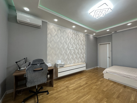 Продам трехкомнатную (3-комн.) квартиру, Чистопольская ул, 86/10, Казань г