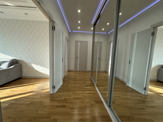 Продам трехкомнатную (3-комн.) квартиру, Чистопольская ул, 86/10, Казань г