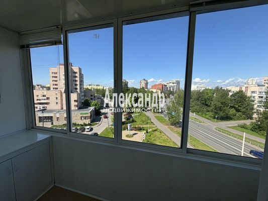 Продам двухкомнатную (2-комн.) квартиру, Токарева ул, 8, Сестрорецк г