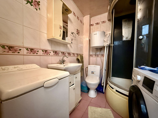 Продам комнату в 2-комн. квартире, Севастопольская ул, 116, Симферополь г