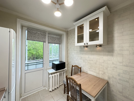 Продам двухкомнатную (2-комн.) квартиру, Медиков ул, 20, Москва г