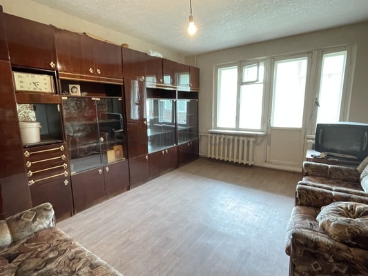 Продам трехкомнатную (3-комн.) квартиру, Московская ул, 313а, Калуга г