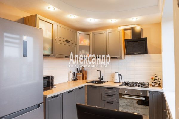 Продам трехкомнатную (3-комн.) квартиру, Мира ул, 13, Всеволожск г