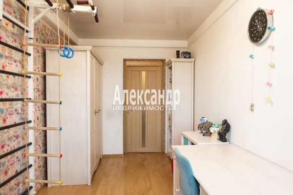 Продам трехкомнатную (3-комн.) квартиру, Мира ул, 13, Всеволожск г