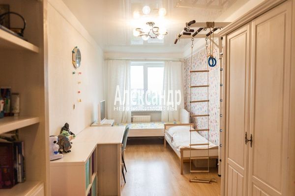 Продам трехкомнатную (3-комн.) квартиру, Мира ул, 13, Всеволожск г