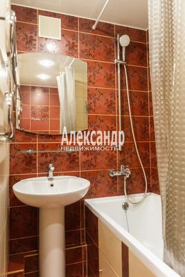Продам трехкомнатную (3-комн.) квартиру, Мира ул, 13, Всеволожск г