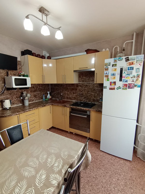Продам двухкомнатную (2-комн.) квартиру, 9 Января ул, 233/26, Воронеж г