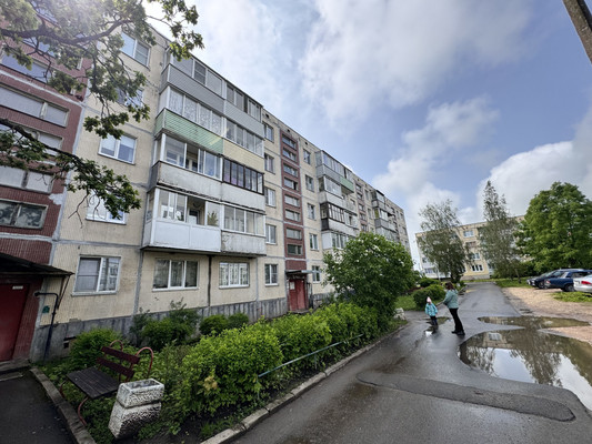 Продам трехкомнатную (3-комн.) квартиру, 6, Большая Вруда д