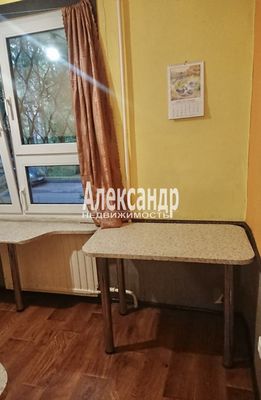 Продам многокомнатную квартиру, Танкиста Хрустицкого ул, д. 19, Санкт-Петербург г
