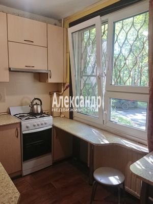 Продам многокомнатную квартиру, Танкиста Хрустицкого ул, д. 19, Санкт-Петербург г