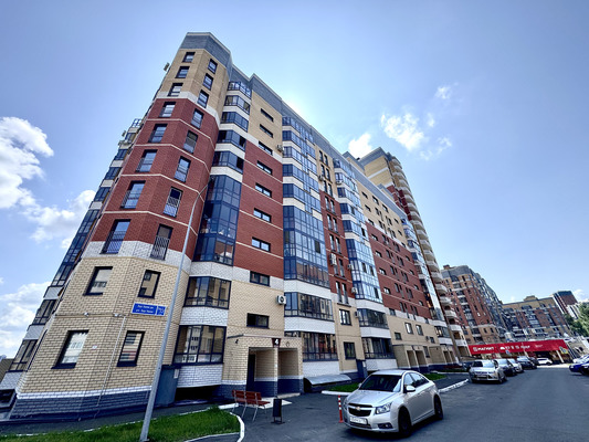 Продам однокомнатную (1-комн.) квартиру, Зур Урам ул, 1кк4, Казань г