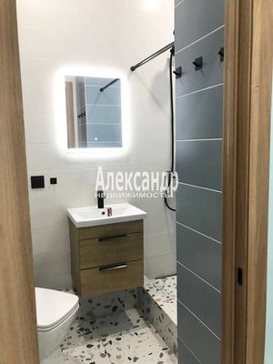Продам однокомнатную (1-комн.) квартиру, Воронцовский б-р, 21к1, Мурино п