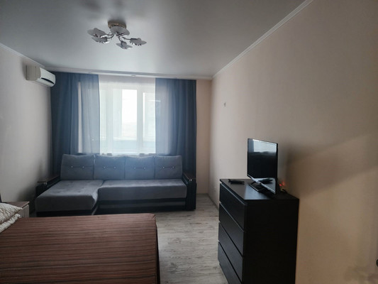 Продам однокомнатную (1-комн.) квартиру, им. Александра Покрышкина ул, 2/2, Краснодар г