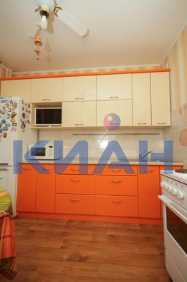 Продам многокомнатную квартиру, 60 лет Образования СССР пр-кт, 45, Красноярск г