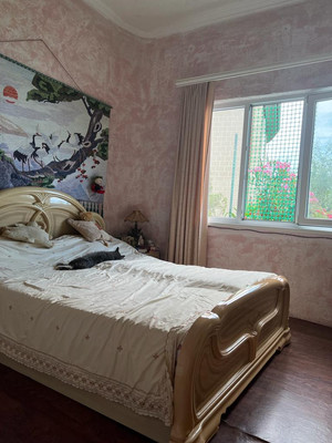 Продам трехкомнатную (3-комн.) квартиру, Виноградный спуск, 6, Алупка г