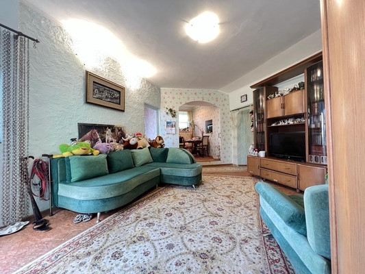 Продам трехкомнатную (3-комн.) квартиру, Виноградный спуск, 6, Алупка г
