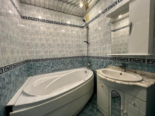 Продам двухкомнатную (2-комн.) квартиру, Таганрогская ул, 112в, Ростов-на-Дону г