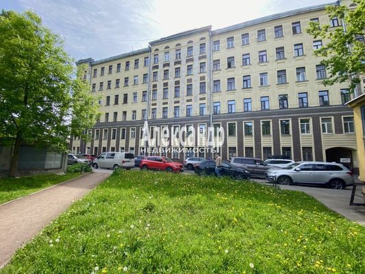 Продам многокомнатную квартиру, Лесной пр-кт, 13/8, Санкт-Петербург г