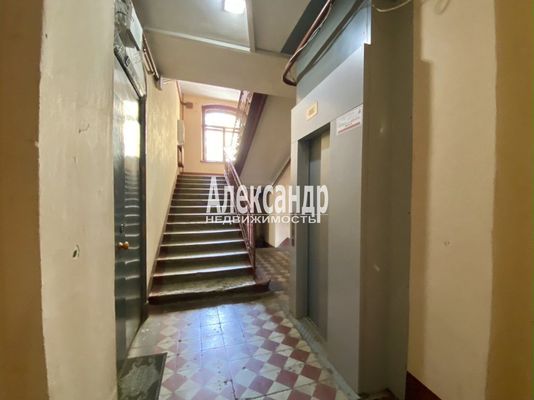 Продам многокомнатную квартиру, Лесной пр-кт, 13/8, Санкт-Петербург г