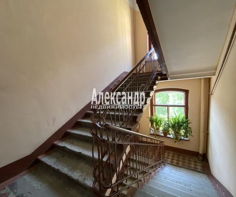Продам многокомнатную квартиру, Лесной пр-кт, 13/8, Санкт-Петербург г