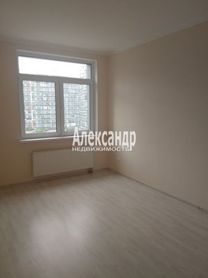 Продам однокомнатную (1-комн.) квартиру, Воронцовский б-р, 11к1, Бугры п