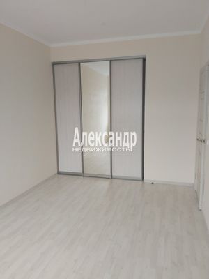 Продам однокомнатную (1-комн.) квартиру, Воронцовский б-р, 11к1, Бугры п