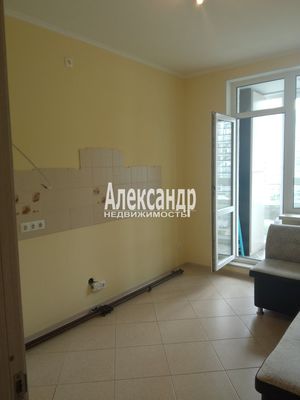 Продам однокомнатную (1-комн.) квартиру, Воронцовский б-р, 11к1, Бугры п