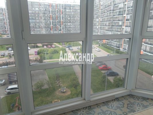 Продам однокомнатную (1-комн.) квартиру, Воронцовский б-р, 11к1, Бугры п