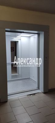 Продам двухкомнатную (2-комн.) квартиру, Западный проезд, 11Ак2, имени Свердлова гп