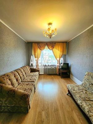 Продам однокомнатную (1-комн.) квартиру, Энергетиков ул, 14, Кириши г