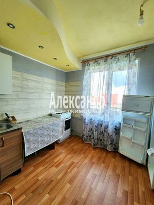 Продам однокомнатную (1-комн.) квартиру, Энергетиков ул, 14, Кириши г