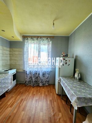 Продам однокомнатную (1-комн.) квартиру, Энергетиков ул, 14, Кириши г