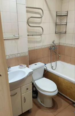 Продам трехкомнатную (3-комн.) квартиру, Коммунистический пр-кт, 2, Ростов-на-Дону г